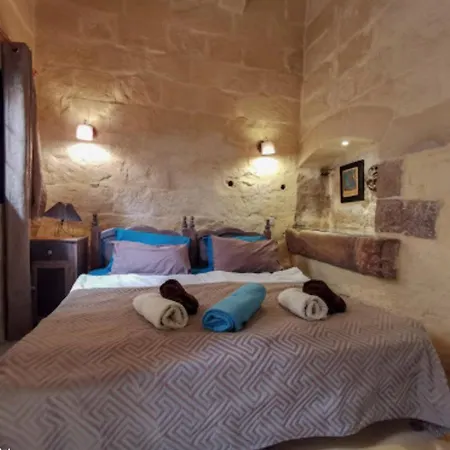 Bed and Breakfast Peaceful Farmhouse With Cozy Yard