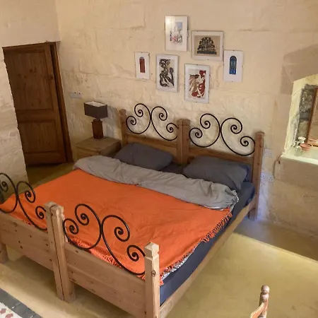 Peaceful Farmhouse With Cozy Yard Bed and Breakfast