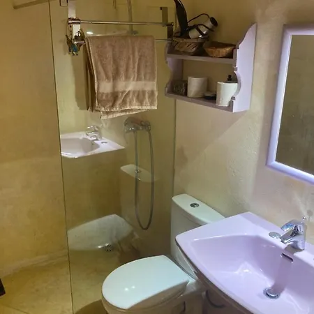 Peaceful Farmhouse With Cozy Yard Bed and Breakfast