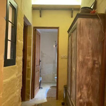 Peaceful Farmhouse With Cozy Yard Għarb