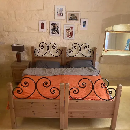 Bed and Breakfast Peaceful Farmhouse With Cozy Yard