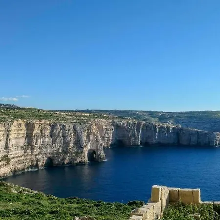 Bed and Breakfast Peaceful Farmhouse With Cozy Yard