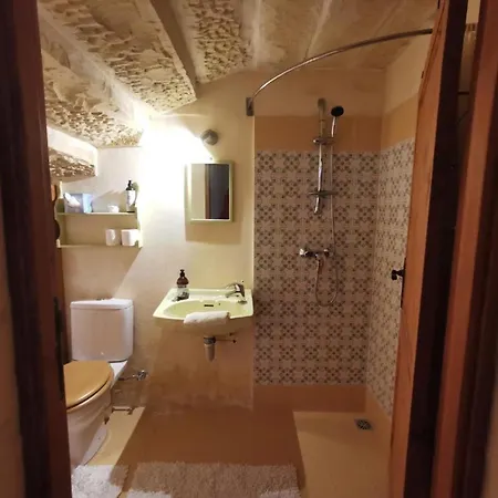 Bed & Breakfast Peaceful Farmhouse With Cozy Yard Gharb (Gozo)