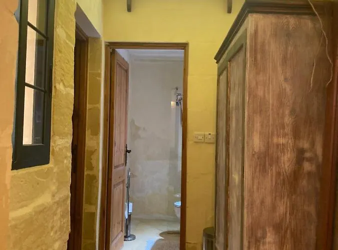 Peaceful Farmhouse With Cozy Yard Għarb