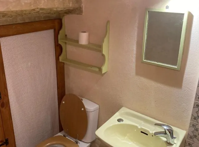 Peaceful Farmhouse With Cozy Yard Panzió Għarb